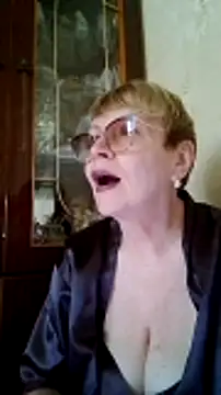 SophieBurns online show from 06-25-26, 10:20