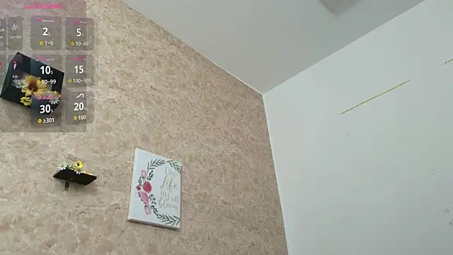 Snapshot of Sophie_Tyler chatting on 03-17-26, 01:36 Sophie Tyler online show from 03-17-26, 01:36