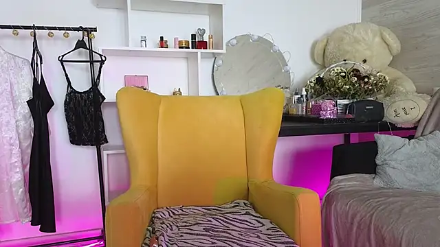 Snapshot of lilKelie chatting on 02-15-26, 10:03 lilKelie online show from 02-15-26, 10:03