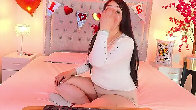 Snapshot of Alanna__scott chatting on 02-15-26, 03:36 Alanna scott online show from 02-15-26, 03:36