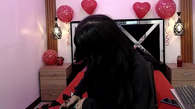 FRANCESCA LOVE  online show from 02-18-26, 12:01