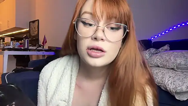Snapshot of Sophiirose chatting on 04-27-26, 07:45 Sophiirose online show from 04-27-26, 07:45