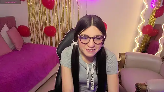 Snapshot of MAHYRA_TAY chatting on 02-19-26, 07:10 MAHYRA TAY online show from 02-19-26, 07:10