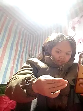 Snapshot of Luminana chatting on 03-10-26, 01:21 Luminana online show from 03-10-26, 01:21