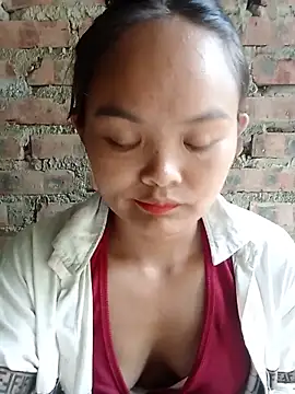 Snapshot of Luminana chatting on 06-30-26, 01:17 Luminana online show from 06-30-26, 01:17