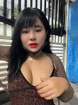 Snapshot of Lewd_couple chatting on 05-20-26, 01:56 Lewd couple online show from 05-20-26, 01:56