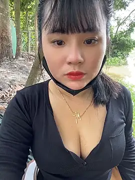 Snapshot of Lewd_couple chatting on 05-23-26, 04:07 Lewd couple online show from 05-23-26, 04:07