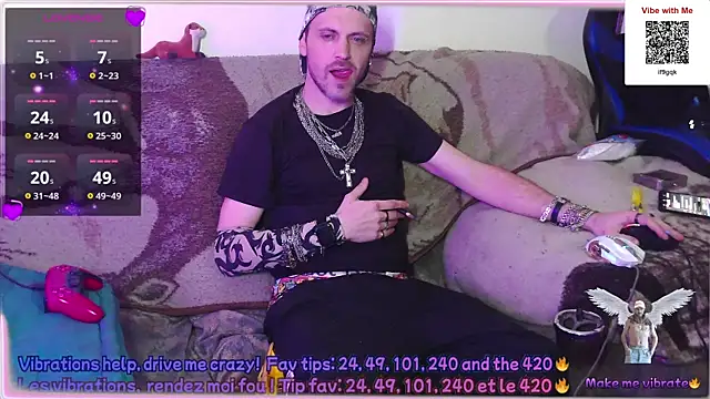 Snapshot of SwatRocShy chatting on 04-28-26, 06:07 SwatRocShy online show from 04-28-26, 06:07