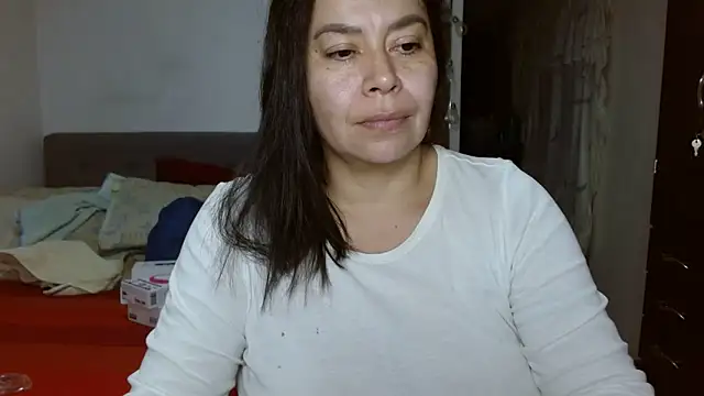 Snapshot of Karo_sexy chatting on 12-23-24, 04:33 Karo sexy online show from 12-23-24, 04:33