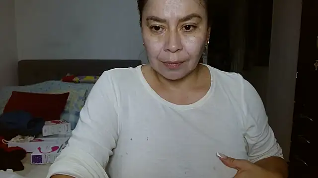 Snapshot of Karo_sexy chatting on 12-31-24, 03:34 Karo sexy online show from 12-31-24, 03:34