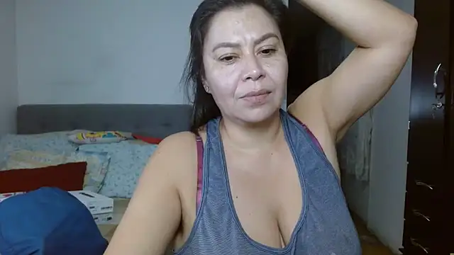 Snapshot of Karo_sexy chatting on 02-10-25, 04:30 Karo sexy online show from 02-10-25, 04:30