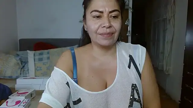 Snapshot of Karo_sexy chatting on 02-27-25, 06:07 Karo sexy online show from 02-27-25, 06:07