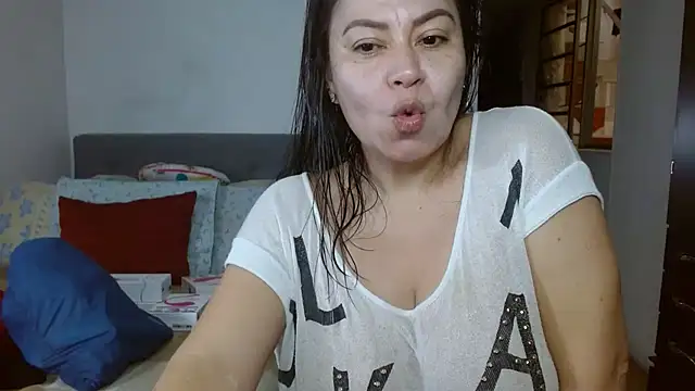 Snapshot of Karo_sexy chatting on 03-09-25, 07:37 Karo sexy online show from 03-09-25, 07:37