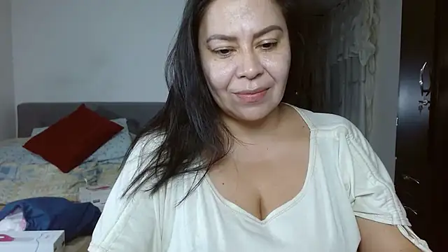 Snapshot of Karo_sexy chatting on 03-14-25, 06:10 Karo sexy online show from 03-14-25, 06:10