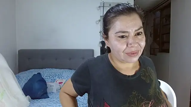 Snapshot of Karo_sexy chatting on 10-04-25, 10:30 Karo sexy online show from 10-04-25, 10:30