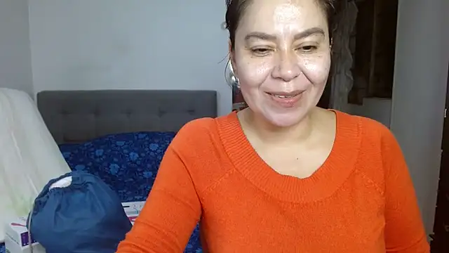 Snapshot of Karo_sexy chatting on 11-01-25, 11:07 Karo sexy online show from 11-01-25, 11:07