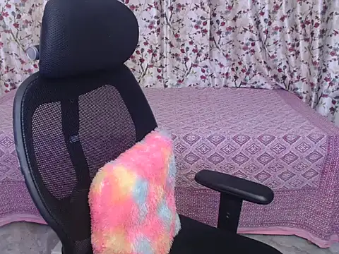 Snapshot of Bold-camlin chatting on 02-26-26, 05:28 Bold-camlin online show from 02-26-26, 05:28