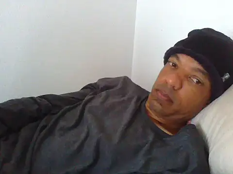 Snapshot of lavelle26 chatting on 02-14-26, 06:43 lavelle26 online show from 02-14-26, 06:43