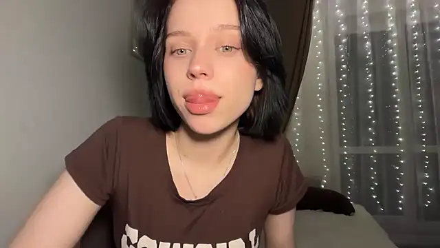  luna fox  online show from 02-08-26, 03:59