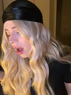  luna fox  online show from 03-20-26, 05:07