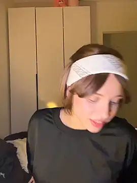  luna fox  online show from 03-25-26, 06:14