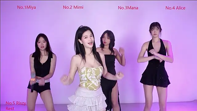 Snapshot of Velvet-girl chatting on 02-19-26, 10:22 Velvet-girl online show from 02-19-26, 10:22