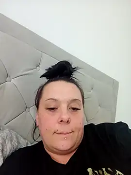 Snapshot of louisa36 chatting on 04-01-26, 03:20 louisa36 online show from 04-01-26, 03:20