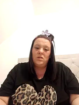Snapshot of louisa36 chatting on 04-04-26, 10:40 louisa36 online show from 04-04-26, 10:40