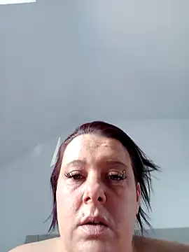 Snapshot of louisa36 chatting on 04-20-26, 08:39 louisa36 online show from 04-20-26, 08:39