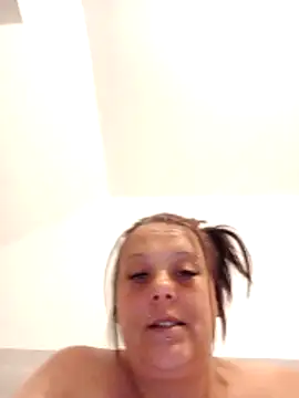 Snapshot of louisa36 chatting on 04-26-26, 09:56 louisa36 online show from 04-26-26, 09:56