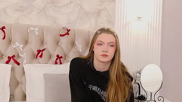 StacyHicks online show from 02-13-26, 03:19