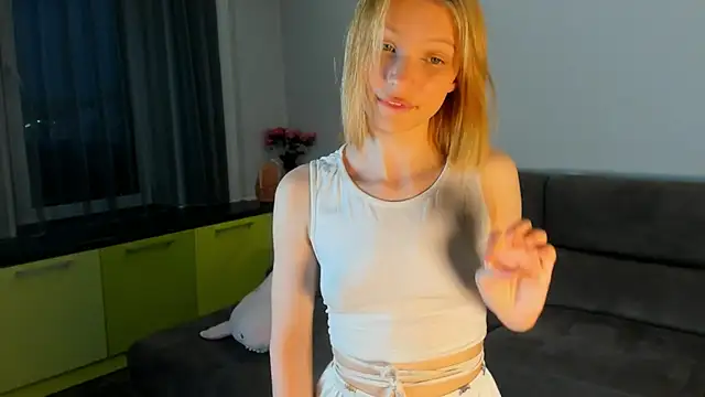 Kiracute18 online show from 06-01-26, 04:52