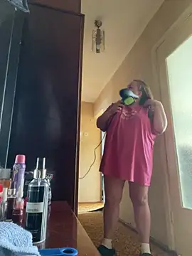 Snapshot of Mommy-girl-Lola chatting on 03-25-26, 10:10 Mommy-girl-Lola online show from 03-25-26, 10:10