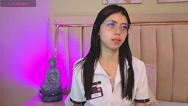 Mia Naive online show from 05-09-26, 11:26