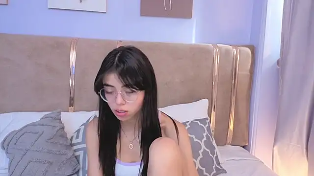 Mia Naive online show from 06-18-26, 08:13