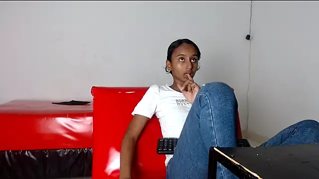 Snapshot of valeryskinnyvagi chatting on 04-07-26, 12:00 valeryskinnyvagi online show from 04-07-26, 12:00