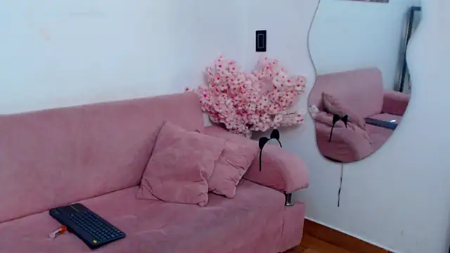 Kitty f00x online show from 04-30-26, 08:57