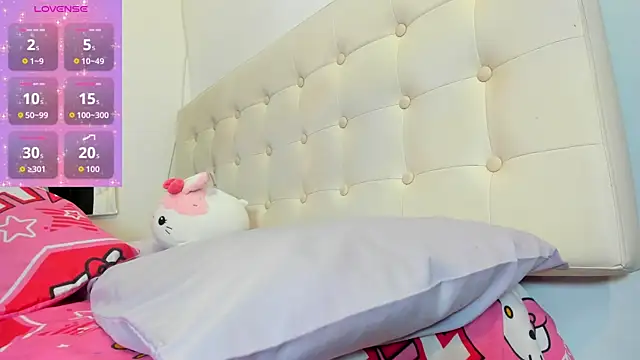 MiaEvans0 online show from 06-10-26, 07:02