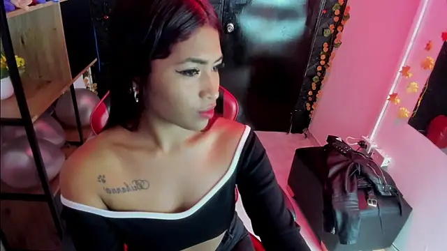 Snapshot of ChloeLombardi_ chatting on 03-12-26, 04:24 ChloeLombardi online show from 03-12-26, 04:24