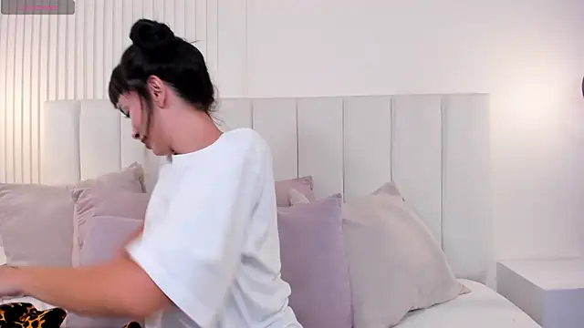 Snapshot of violeta_rodriguezz chatting on 03-22-26, 08:23 violeta rodriguezz online show from 03-22-26, 08:23