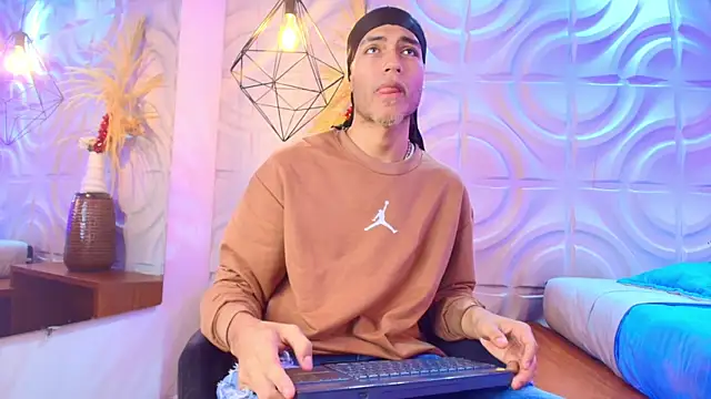 ItsZairen online show from 05-08-26, 03:45
