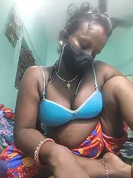 Snapshot of PRIYAGOYAL chatting on 07-11-26, 10:29 PRIYAGOYAL online show from 07-11-26, 10:29