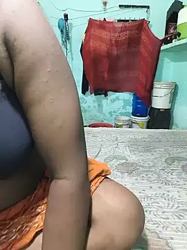 Snapshot of PRIYAGOYAL chatting on 07-17-26, 05:58 PRIYAGOYAL online show from 07-17-26, 05:58