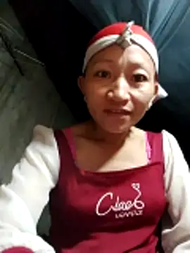 Snapshot of Linka998 chatting on 04-22-26, 07:37 Linka998 online show from 04-22-26, 07:37