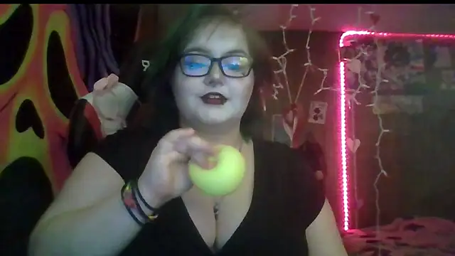 Snapshot of thatskarma chatting on 02-11-26, 05:34 thatskarma online show from 02-11-26, 05:34