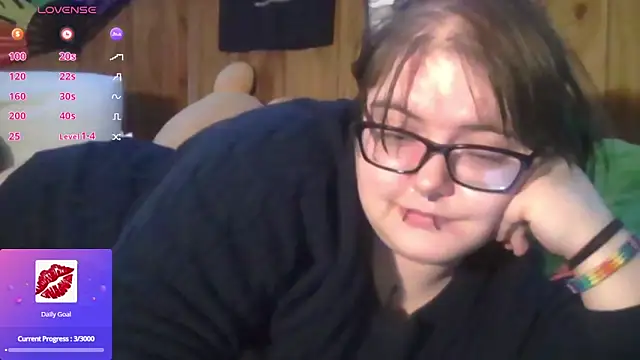 Snapshot of thatskarma chatting on 03-10-26, 08:30 thatskarma online show from 03-10-26, 08:30