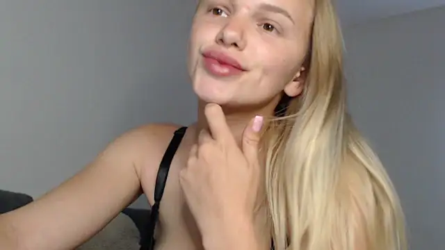 Snapshot of KeylaStar chatting on 05-21-26, 12:34 KeylaStar online show from 05-21-26, 12:34