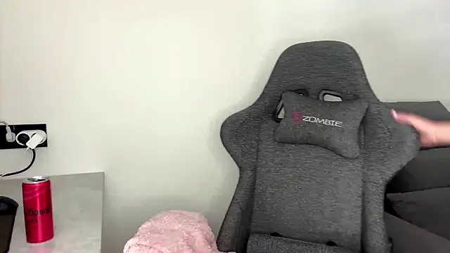 Blonde Pickme online show from 02-08-26, 09:34