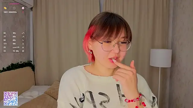 MarlysGuan online show from 02-09-26, 04:16