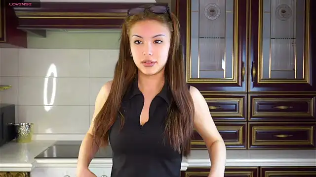 Snapshot of SulemaNeugin chatting on 03-23-26, 01:31 SulemaNeugin online show from 03-23-26, 01:31